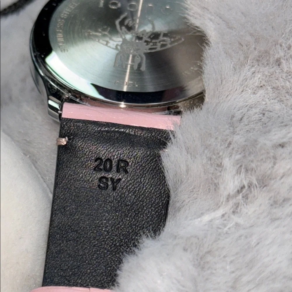 Gucci Pink and Black Luxury Watch